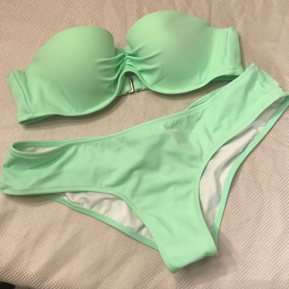 VS bikini